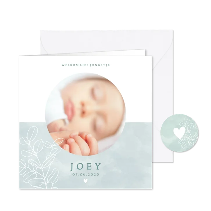 Lief geboortekaartje met foto plantje & hartje voor jongetje