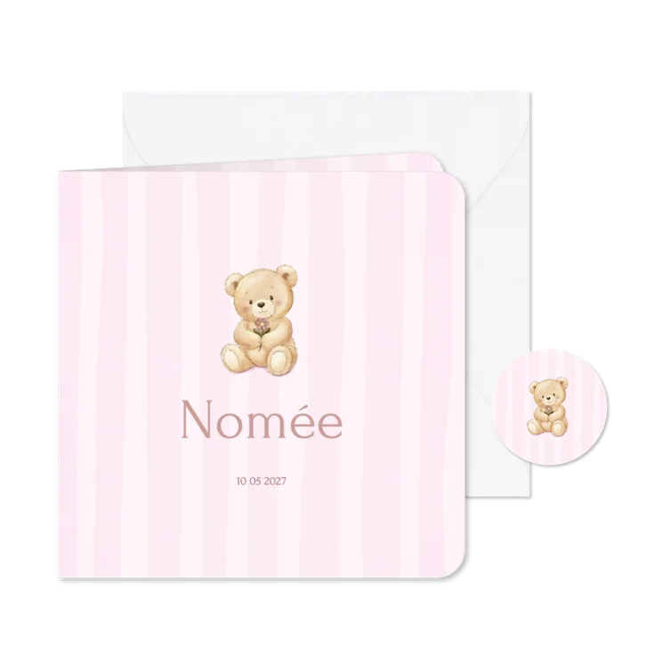 Lief geboortekaartje teddybeer op roze strepen achtergrond