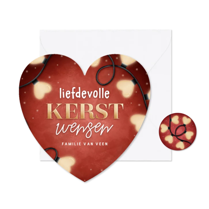Liefdevolle kerstkaart kerstlampjes in hartvorm & typografie