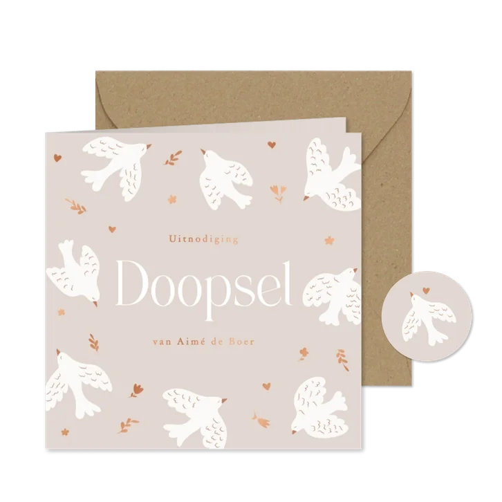 Lieve beige doopkaart met duifjes en koperen takjes bloemen