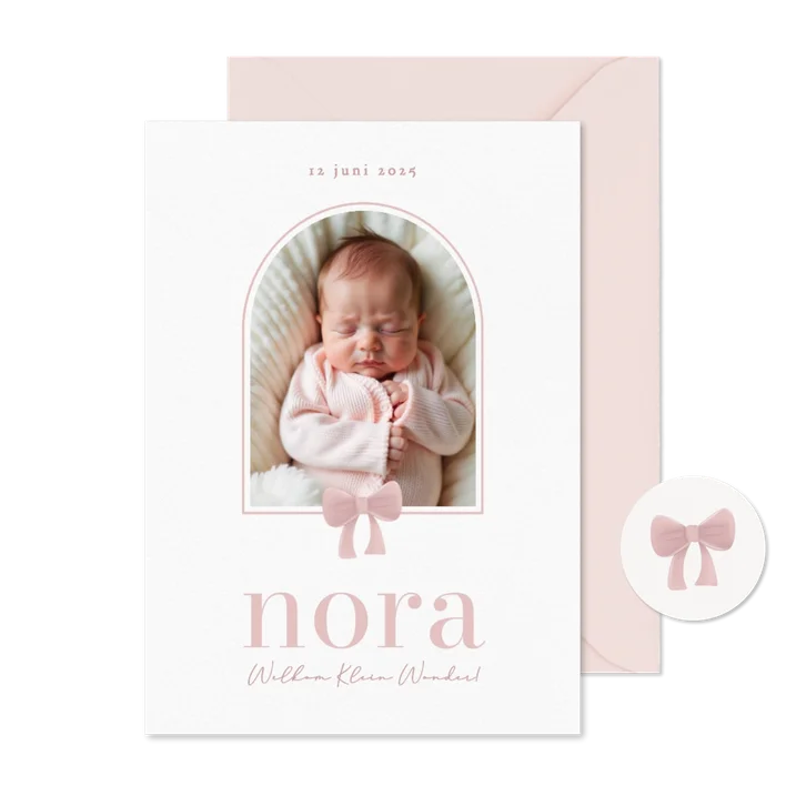 Lieve fotokaart geboorte voor meisje met roze strikje