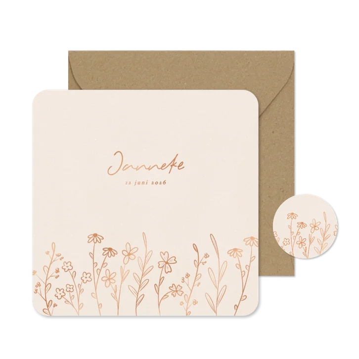 Lieve geboortekaartjes met bloemenveld in koperfolie beige