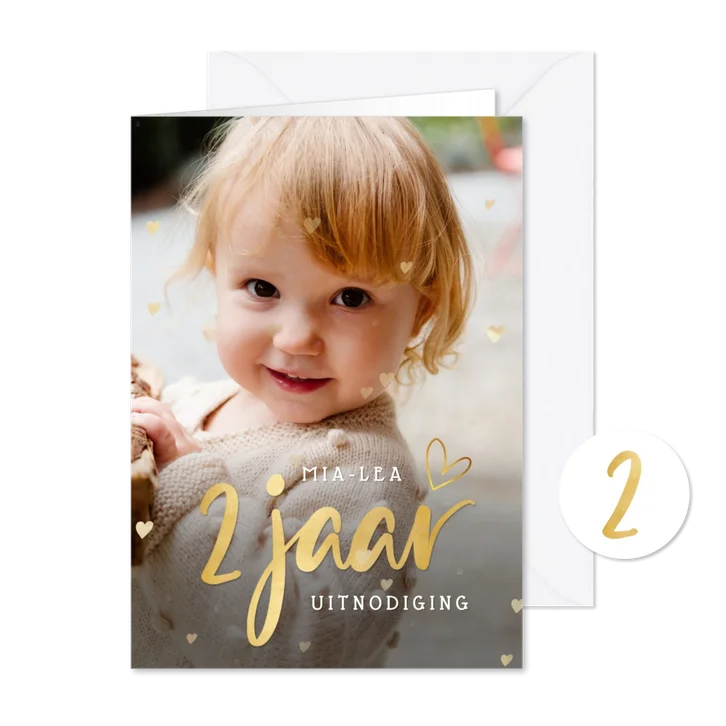Lieve uitnodiging voor de 2e verjaardag met grote foto