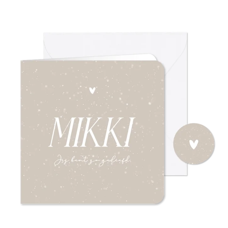 Minimalistisch beige geboortekaartje met witte spikkels