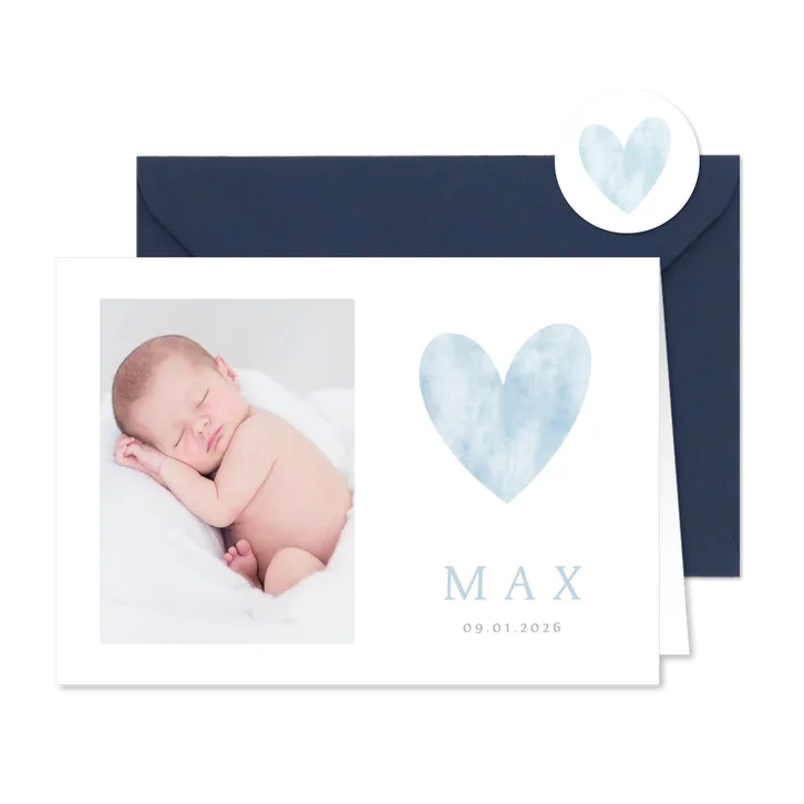 Minimalistisch geboortekaartje met hart en foto