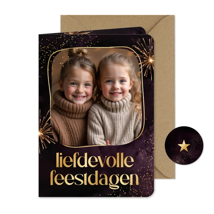 Nieuwjaarskaartje liefdevolle feestdagen goud paars vuurwerk