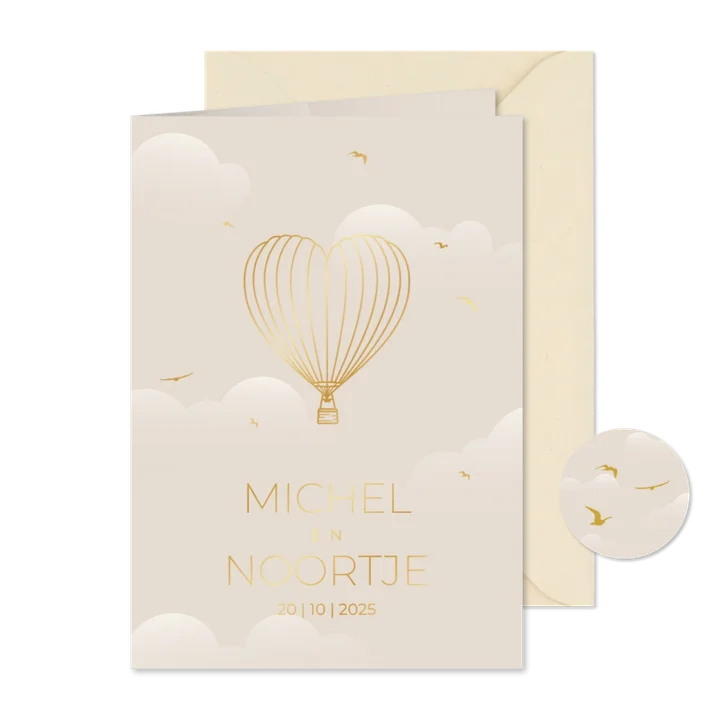 Originele beige trouwkaart met gouden luchtballon hart