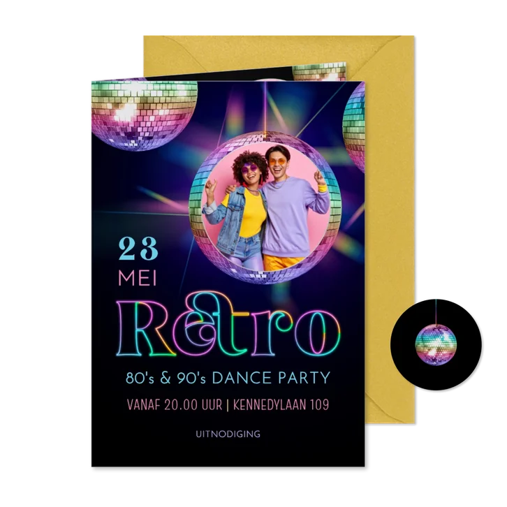 Retro uitnodiging discobal in lichtgevende regenboogkleuren