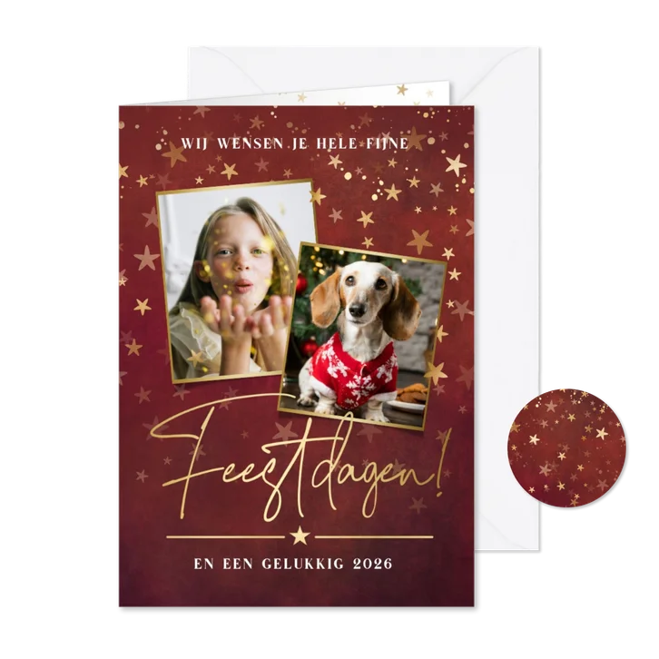 Rode kerstkaart met gouden sterretjes en 2 eigen foto's