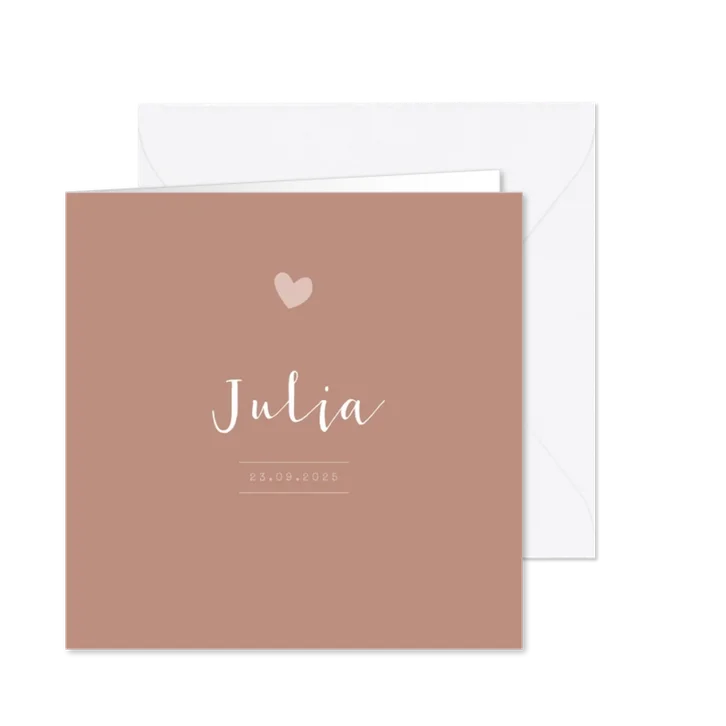 Roestbruin geboortekaartje met een oudroze hartje