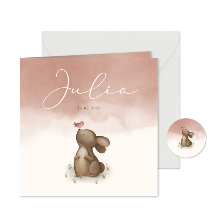 Roze waterverf geboortekaartje met een konijn en vogeltje