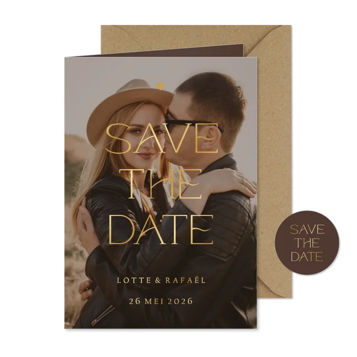 Save the date kaart met grote foto en goudfolie