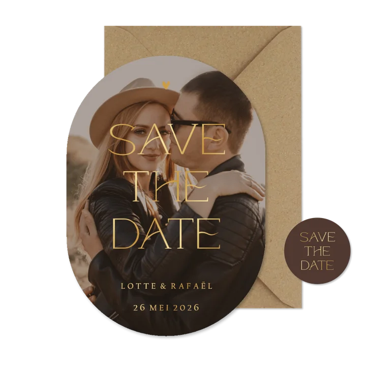 Save the date kaart ovaal met grote foto en goudfolie