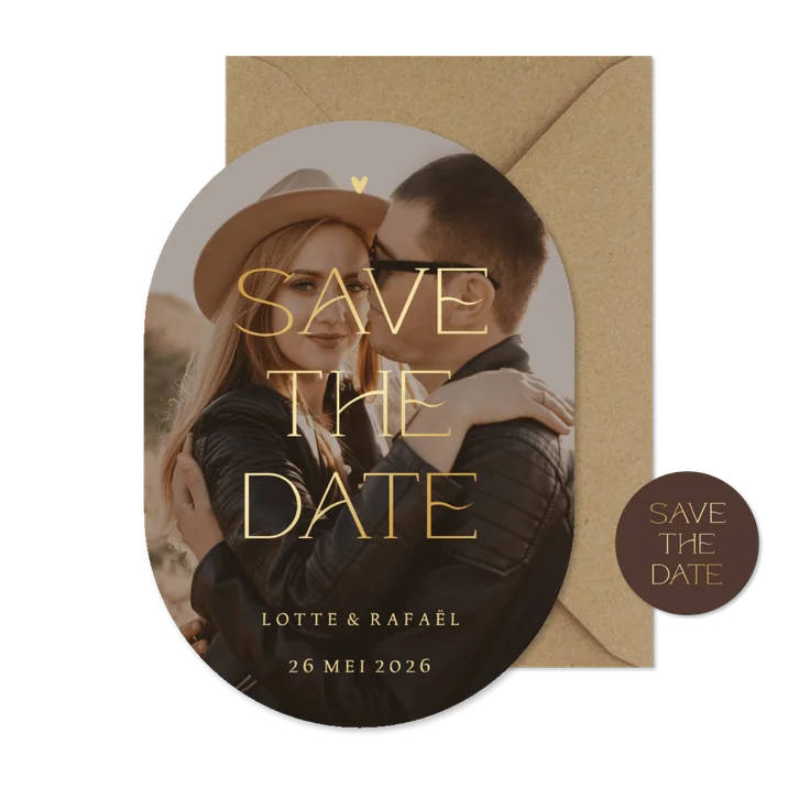 Save the date kaart ovaal met grote foto 