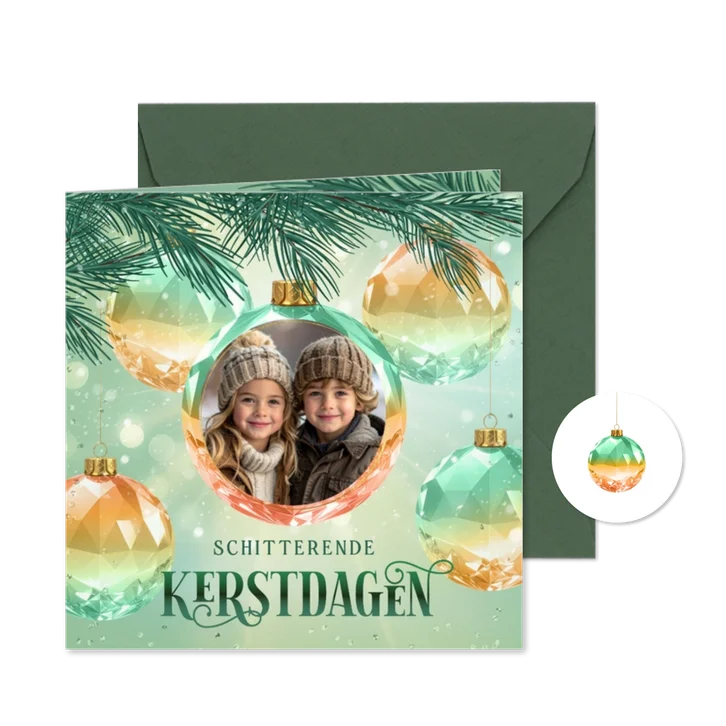 Sprankelende kerstkaart met foto en kristallen kerstballen
