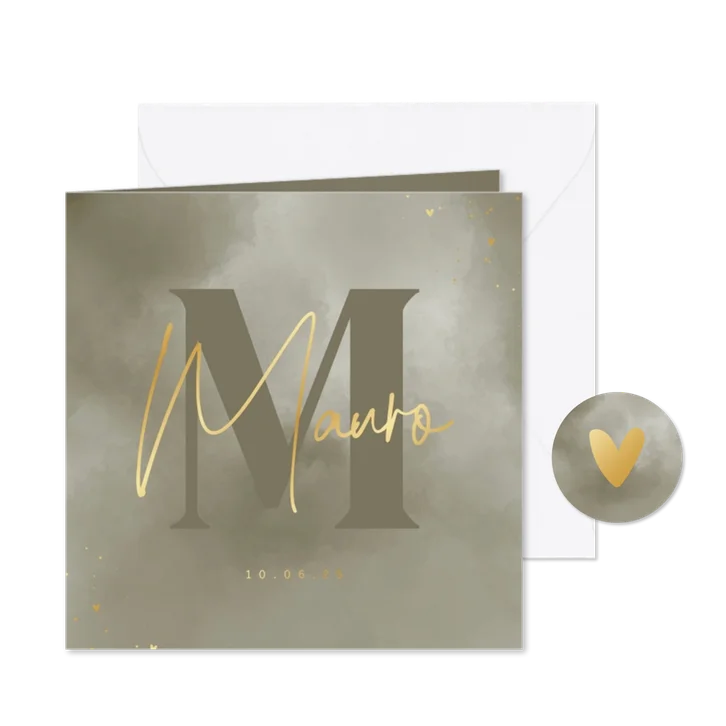 Stijlvol geboortekaartje initiaal met naam en wolkjes groen