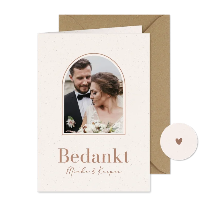 Stijlvolle bedankkaartjes trouwen met foto en papiertextuur