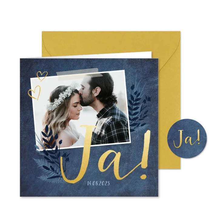 Stijlvolle donkerblauwe botanische trouwkaart met eigen foto