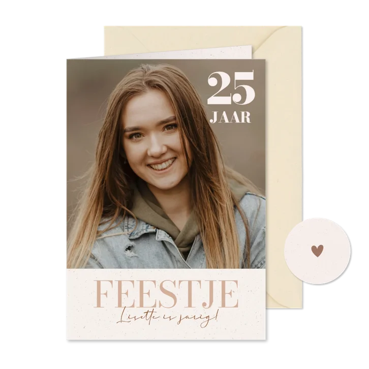 Stijlvolle foto uitnodiging voor een feestje beige