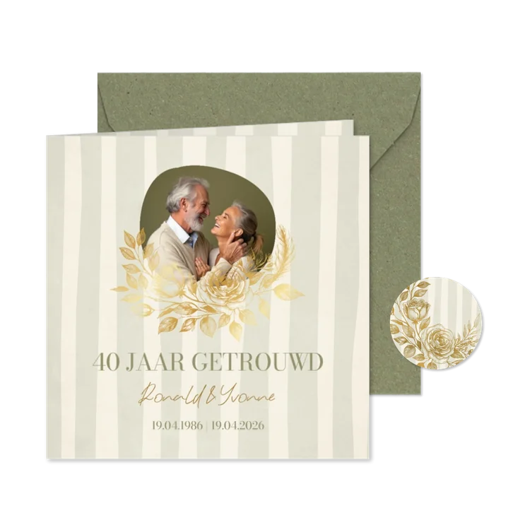Stijlvolle jubileumkaart met foto en gouden bloemen 