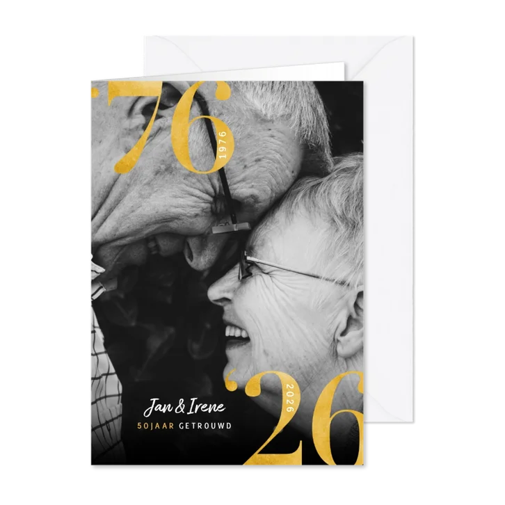 Stijlvolle jubileumkaart met gouden cijfers en grote foto