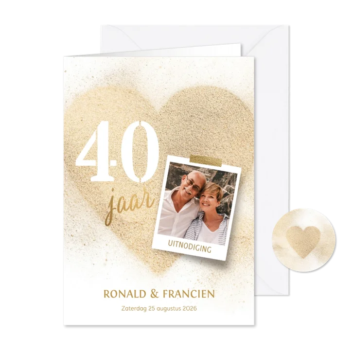 Stijlvolle uitnodiging jubileum 40 jaar hart strand