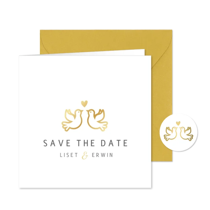 Stijlvolle witte Save the Date kaart met gouden duifjes 