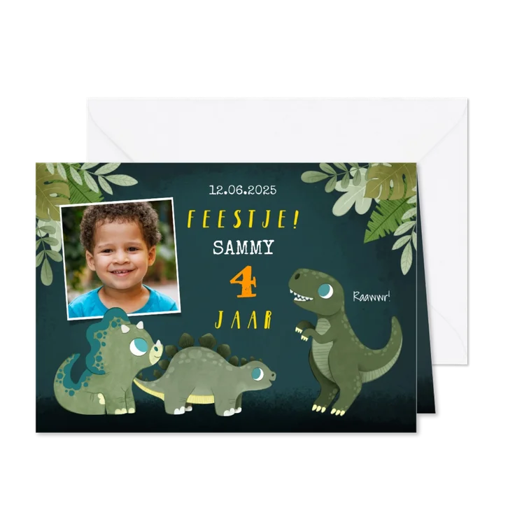 Stoere kinderfeestje uitnodiging met dino's, jungle en foto