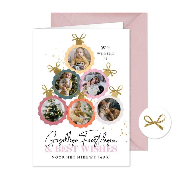 Trendy kerstkaart fotocollage kerstballen strik goud