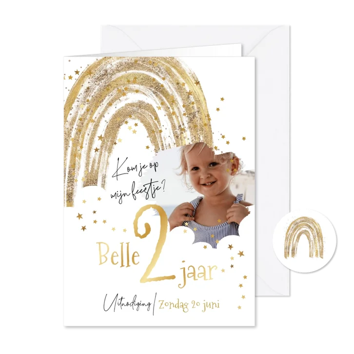 Trendy uitnodiging kinderverjaardag 2 regenboog goud sterren