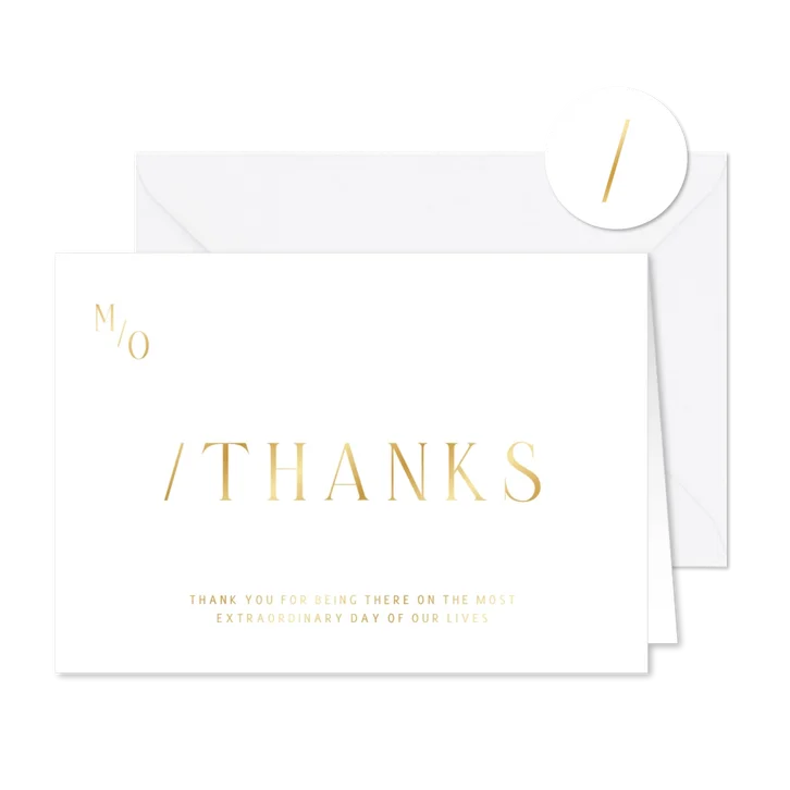 Typografische bedankkaart met minimalistische gouden tekst