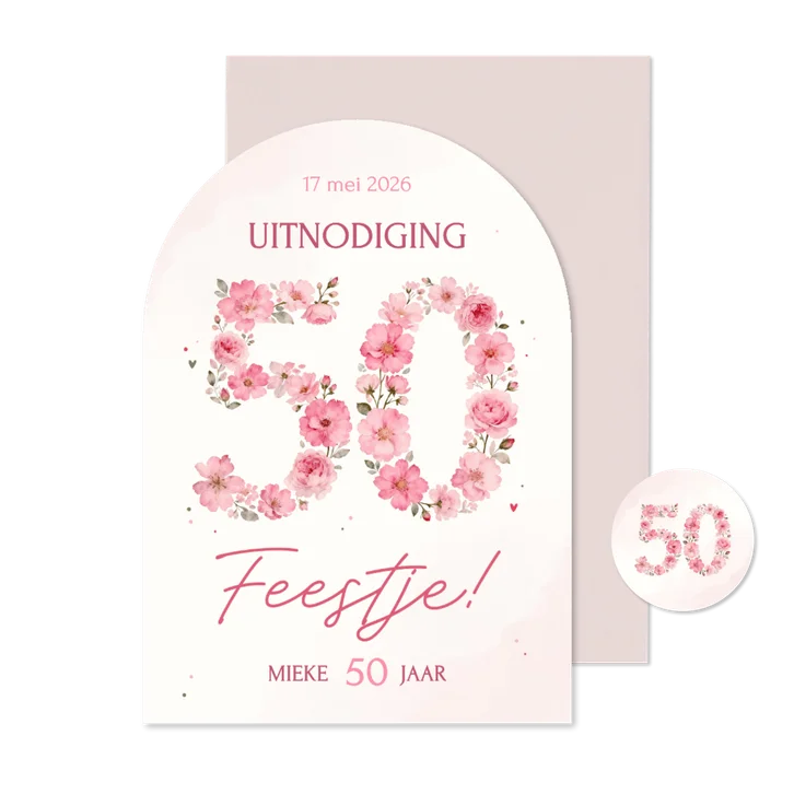 Uitnodiging boogvorm 50 jaar in roze bloemen verjaardag