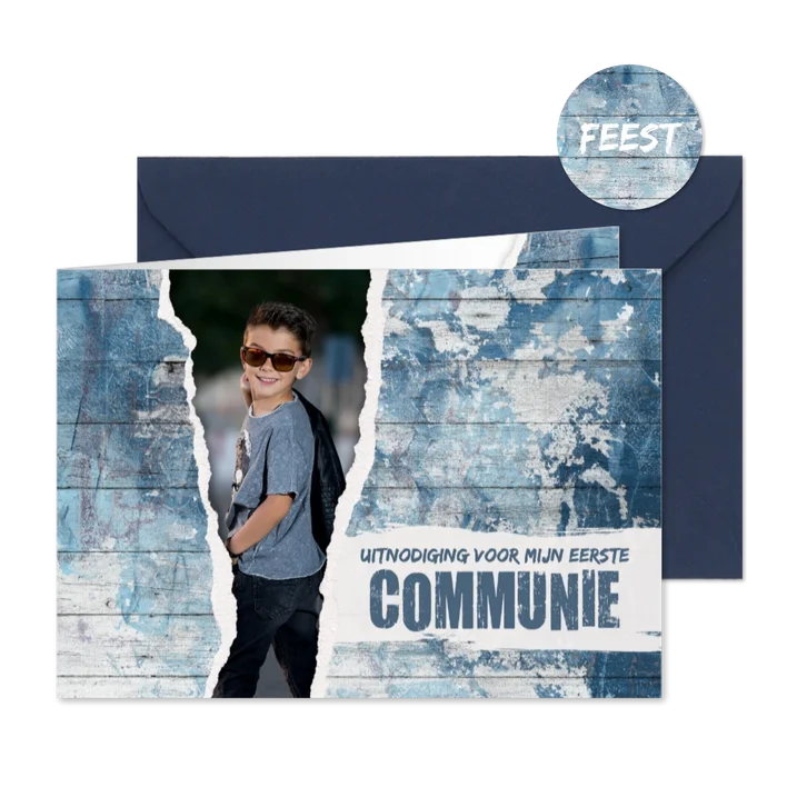 Uitnodiging eerste communie houtlook doorkijkje blauw stoer