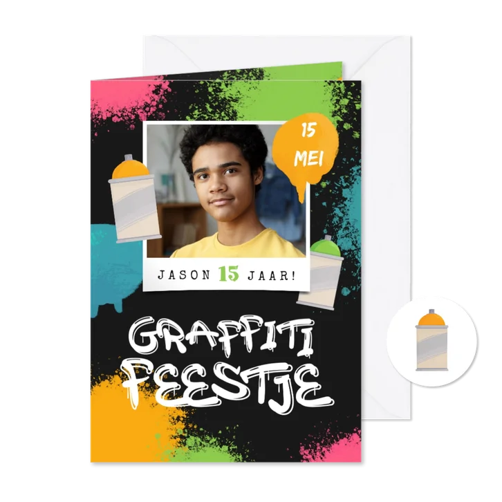 Uitnodiging graffiti spuitbussen zwarte achtergrond foto