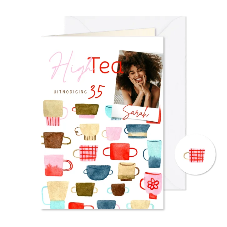 Uitnodiging high tea kopjes thee kleurrijk en foto
