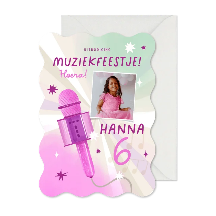 Uitnodiging kinder muziekfeestje roze glitter microfoon