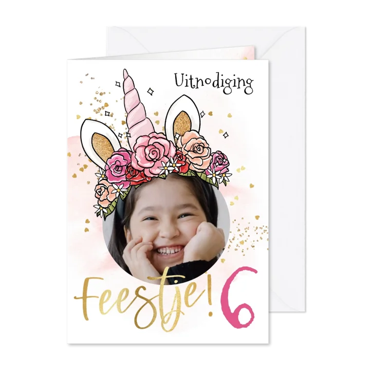 Uitnodiging kinderfeest eenhoorn kroon hartjes goud