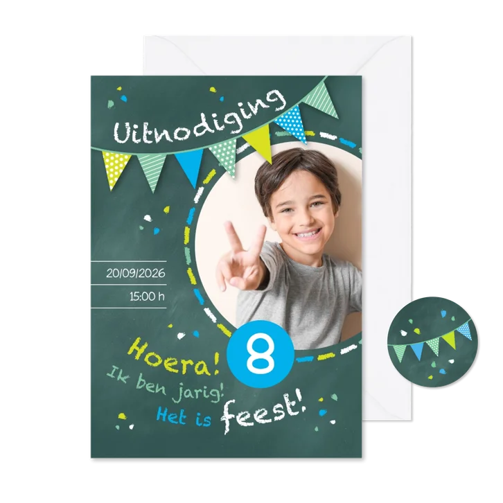 Uitnodiging kinderfeestje kriijtbord blauw