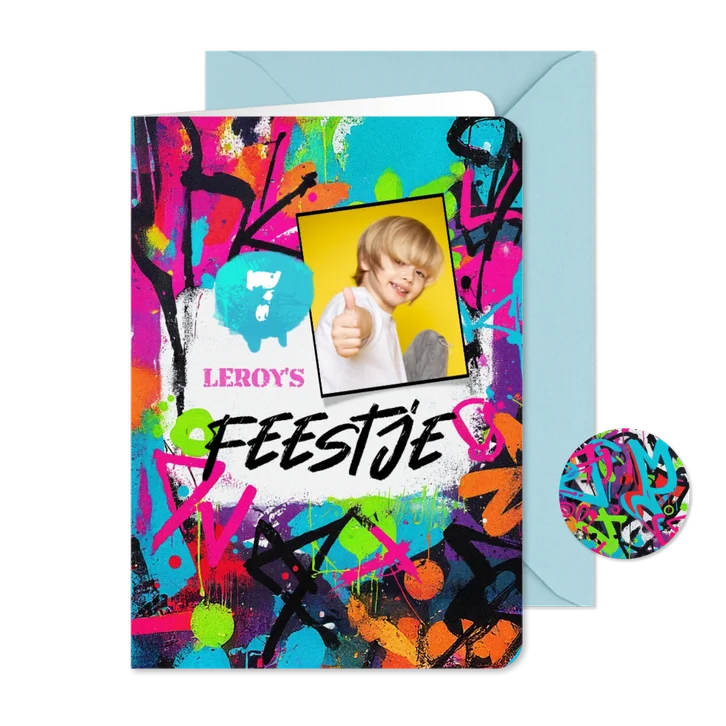 Uitnodiging kinderfeestje stoer graffiti kleurrijk hip foto
