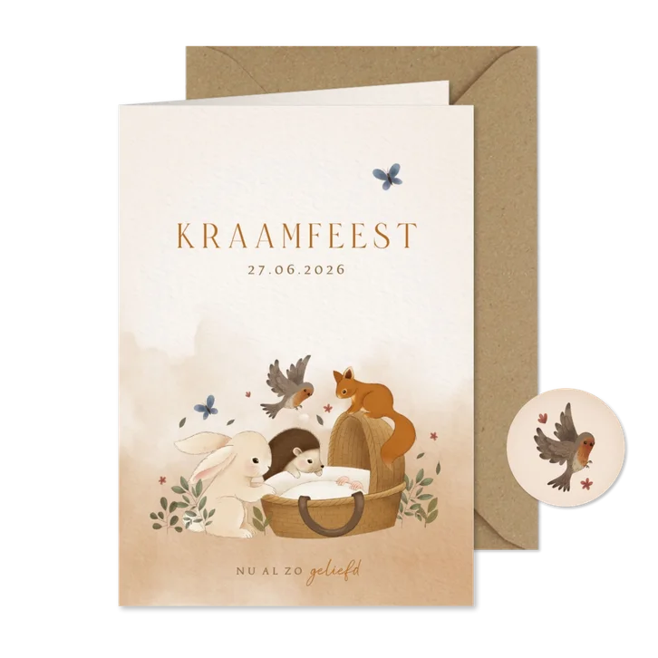 Uitnodiging kraamfeest bosdieren kijkend in de wieg