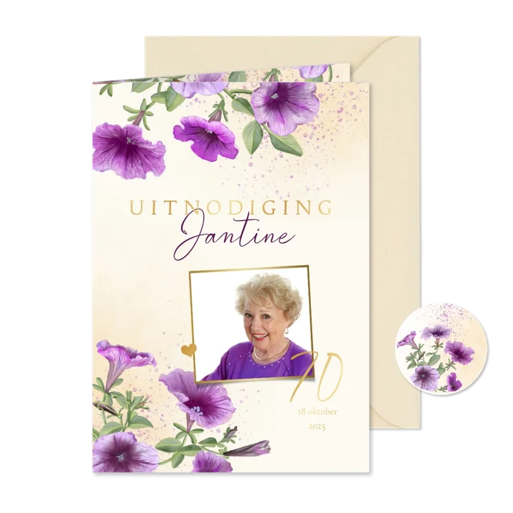 Uitnodiging met paarse petunia's