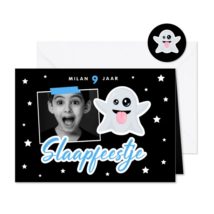 Uitnodiging slaapfeestje met emoji spookje en foto zwart
