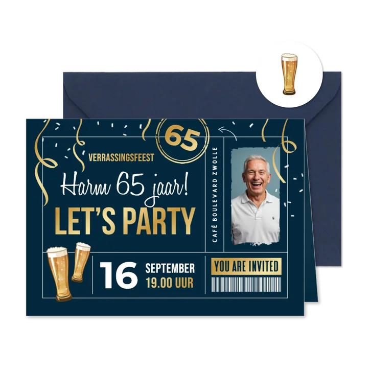 Uitnodiging ticket 65 jaar man bier slingers goud foto