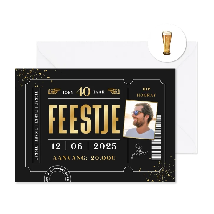 Uitnodiging verjaardag ticket modern foto bier goud
