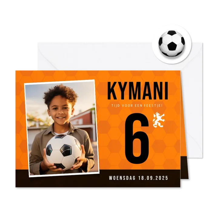 Uitnodiging voetbal feestje kind met oranje elftal look