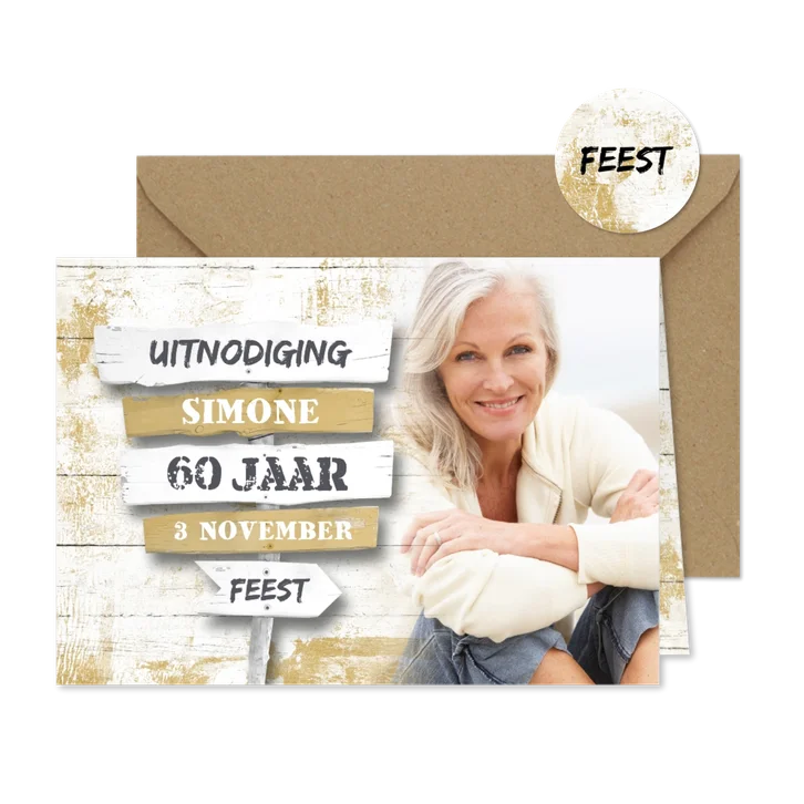 Uitnodiging wegwijzer strandstijl oker met foto