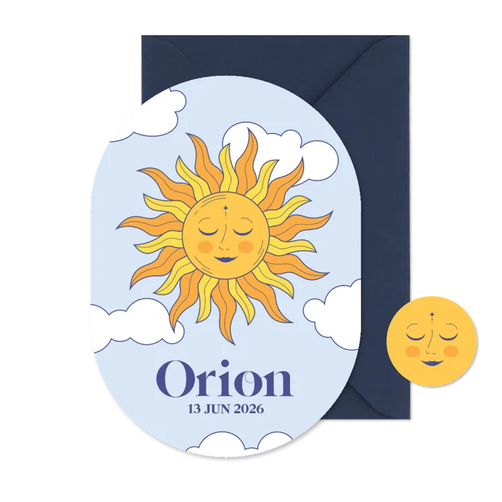 Uniek geboortekaartje blauw met zon met gezichtje