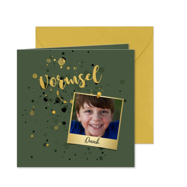 Vormsel uitnodiging spetters goud donkergroen en eigen foto