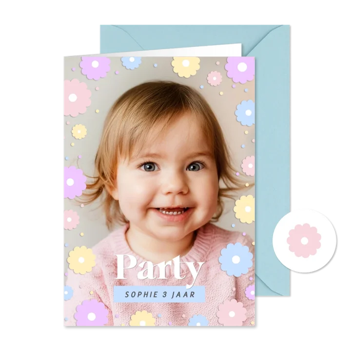 Vrolijk uitnodiging feestje met pastel bloemen en bril