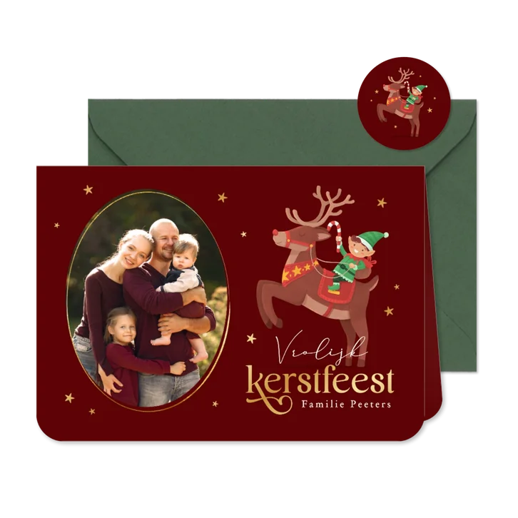 Vrolijke kerstkaart elfjes rendier foto sterren feestdagen